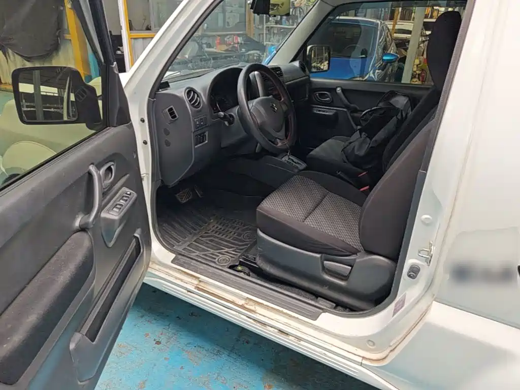 Suzuki Jimny 2018 — фото 15