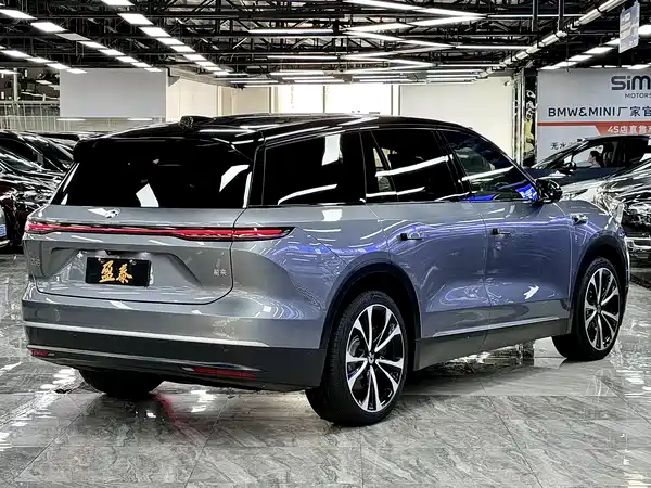 NIO ES8 2024