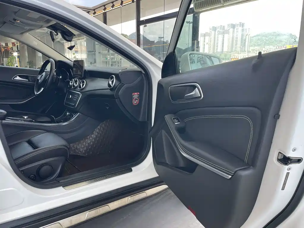 Mercedes-Benz GLA 2017 — фото 15