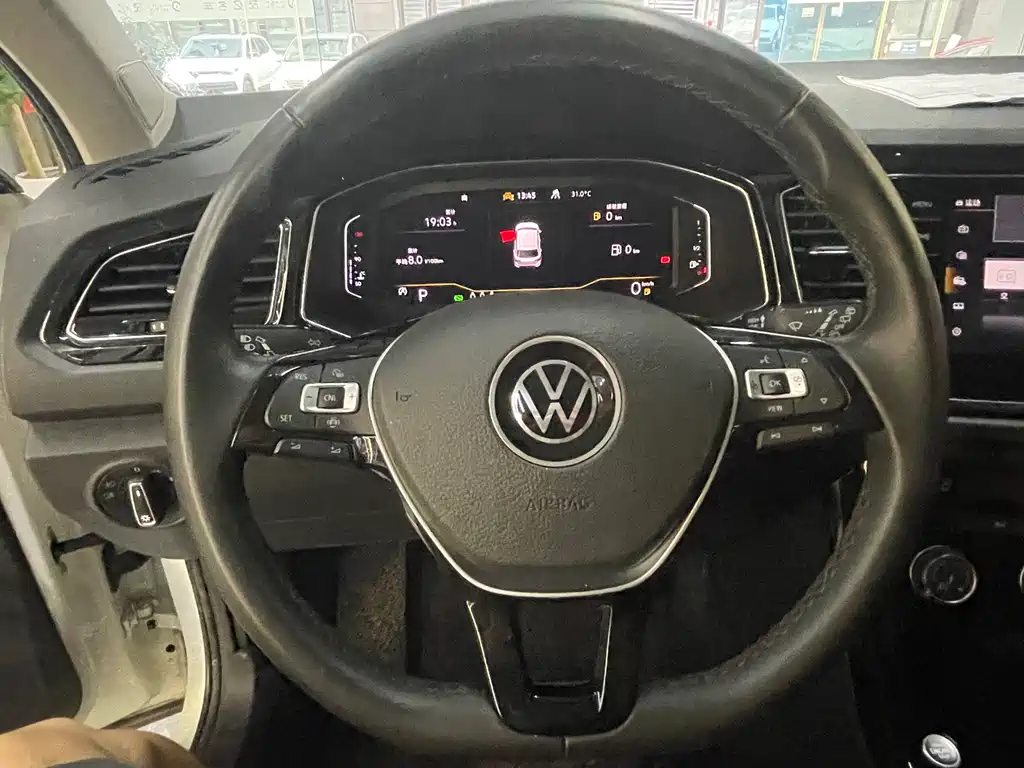 Volkswagen T-Roc 2022 — фото 10