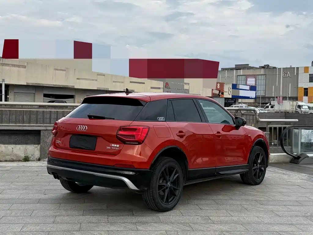 Audi Q2L 2020
