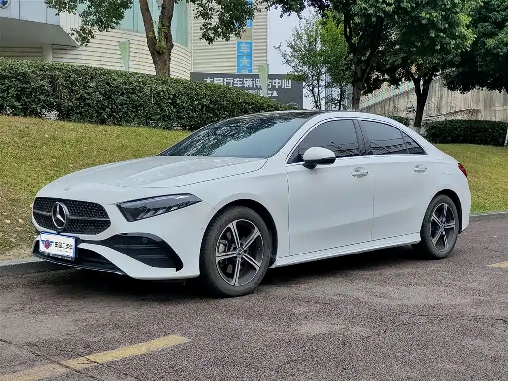 Mercedes-Benz A-Class 2024 — фото 1