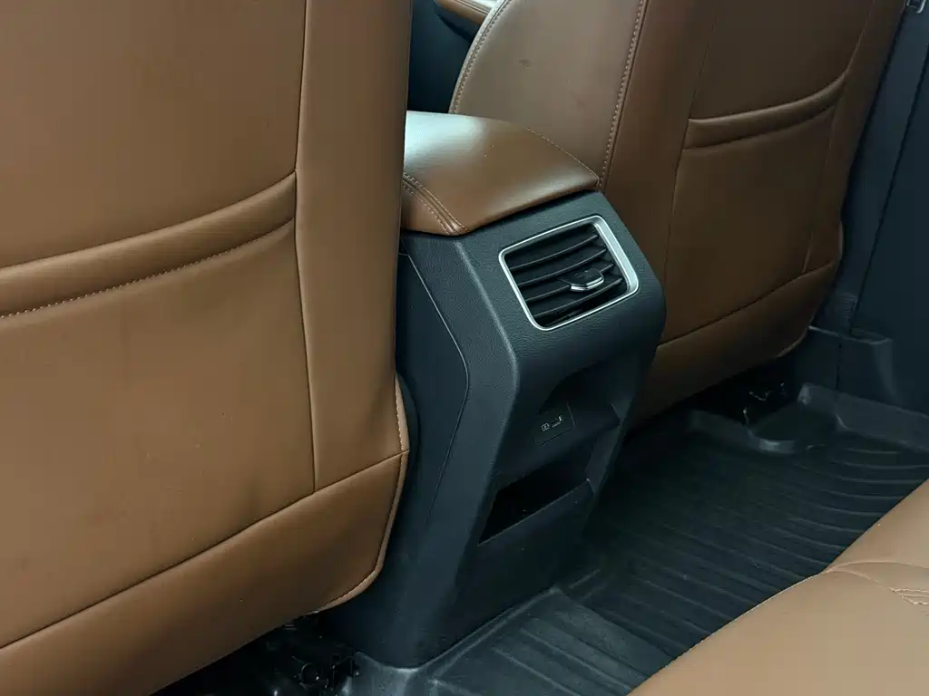 Geely Vision X6 2023 — фото 15