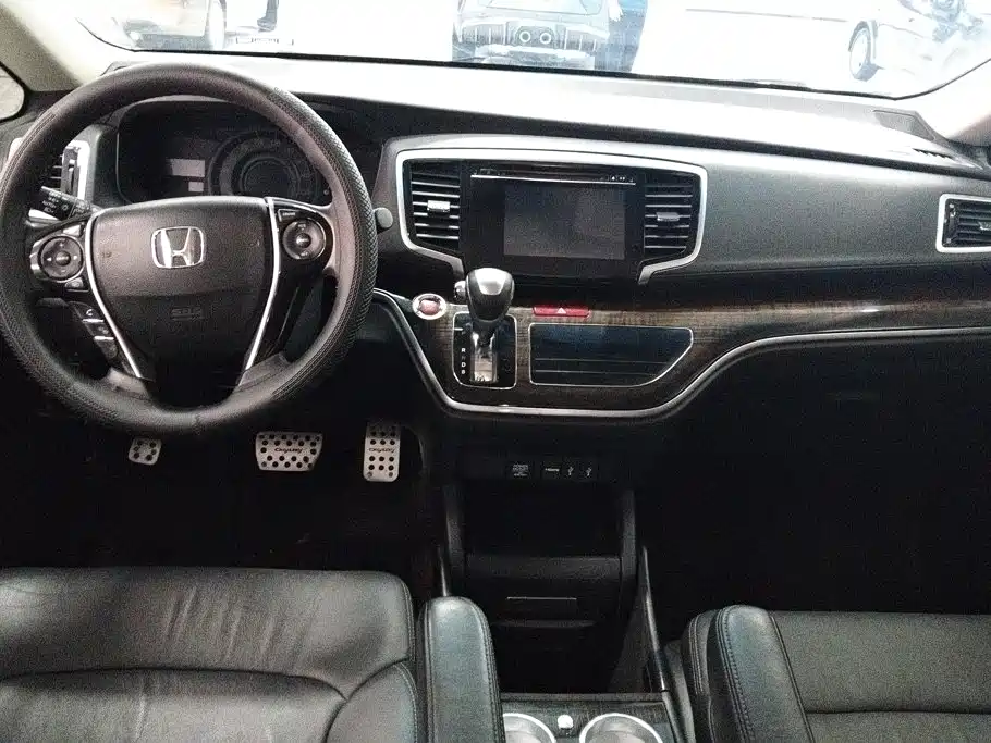 Honda Odyssey 2017 — фото 12