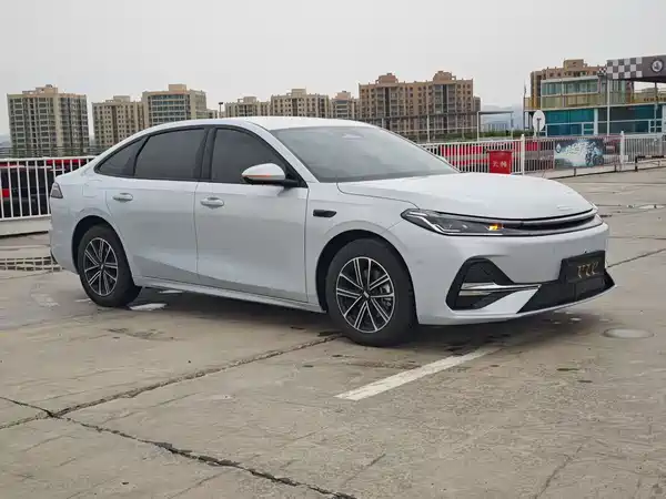 Geely Galaxy A7 EM 2025