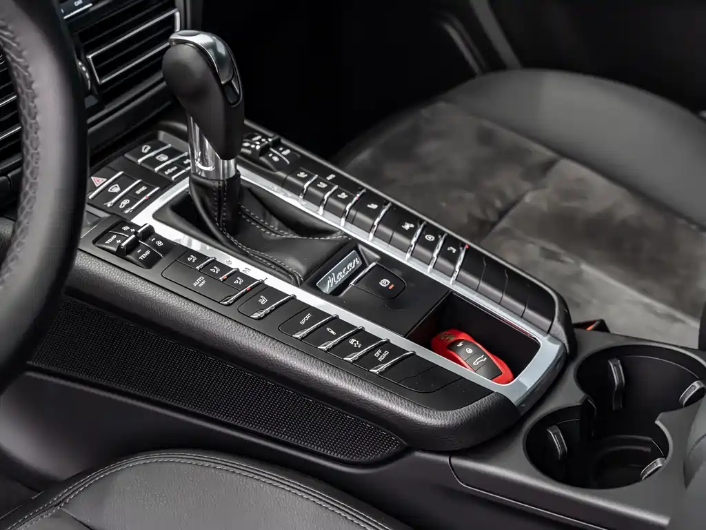 Porsche Macan 2019 — фото 11
