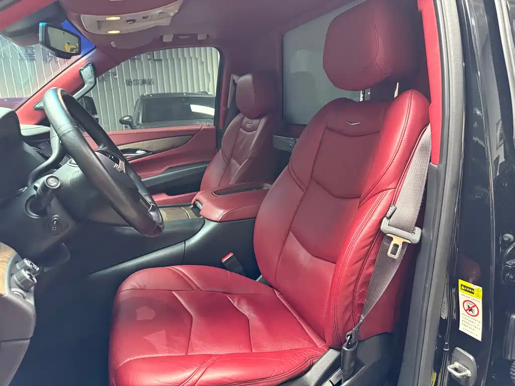 Cadillac Escalade 2018 — фото 10