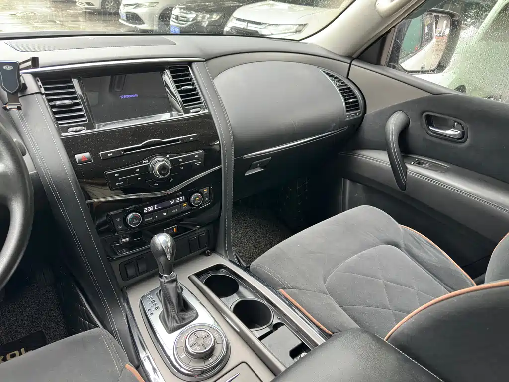 Nissan Patrol 2017 — фото 15