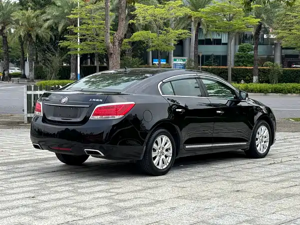 Buick LaCrosse 2012