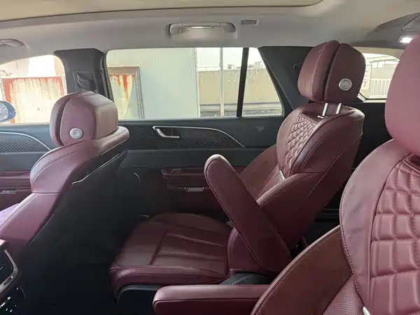 Hongqi E-HS9 2021