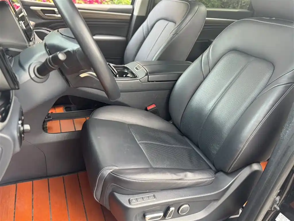 GAC Motor Trumpchi M8 2021 — фото 11