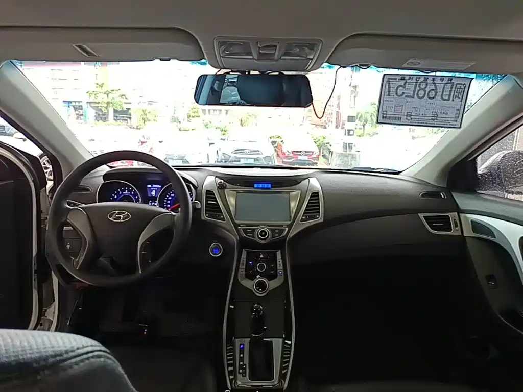 Hyundai Elantra Langdong 2016 — фото 10
