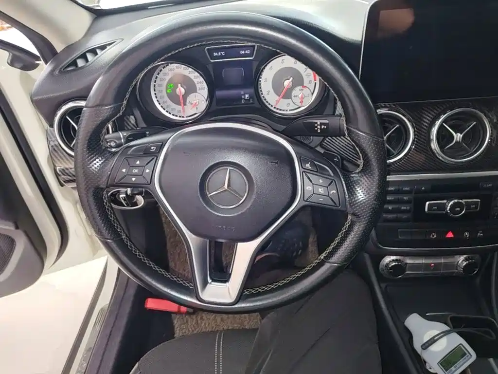 Mercedes-Benz GLA 2015 — фото 11