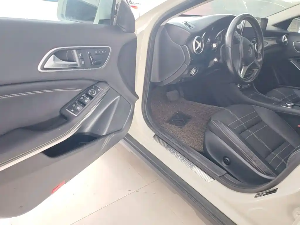 Mercedes-Benz GLA 2015 — фото 16