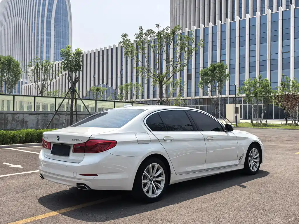 BMW 5 Series 2018 — фото 4