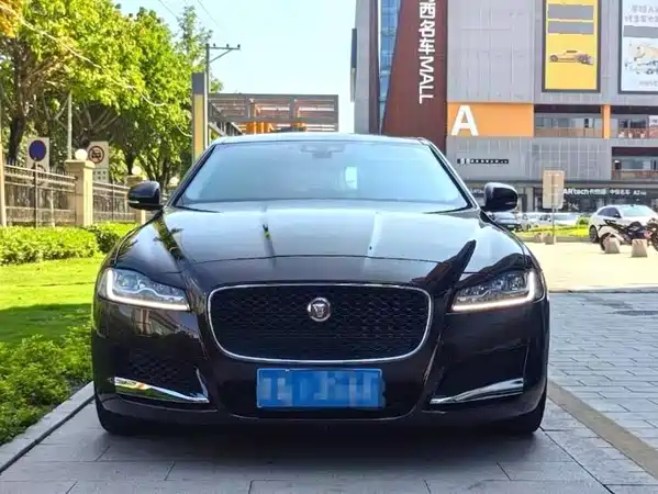 Jaguar XFL 2018