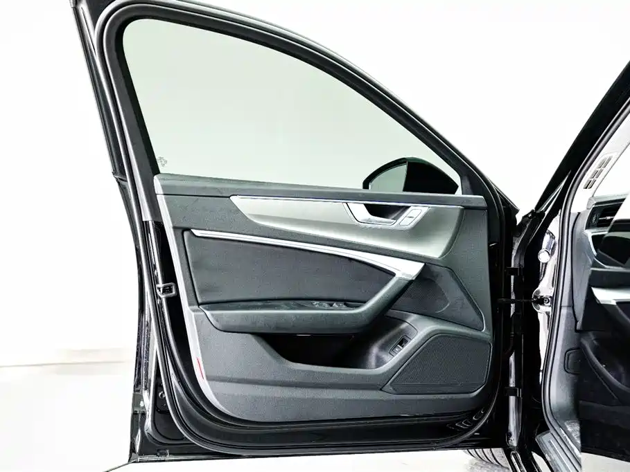 Audi A6L 2023 — фото 10