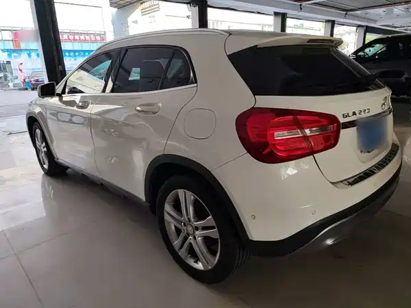 Mercedes-Benz GLA 2015