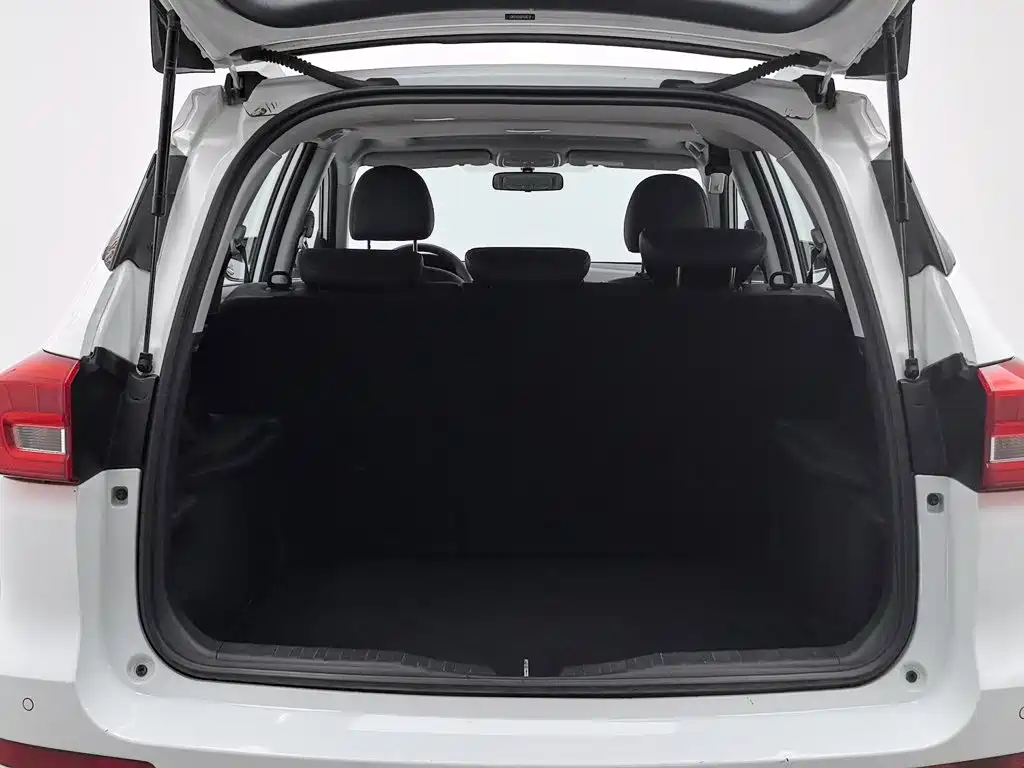 Haval M6 2019 — фото 16