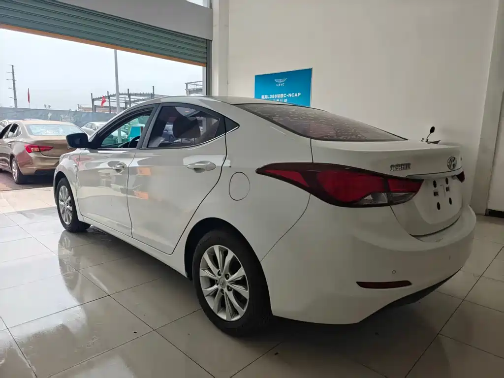Hyundai Elantra Langdong 2016 — фото 16