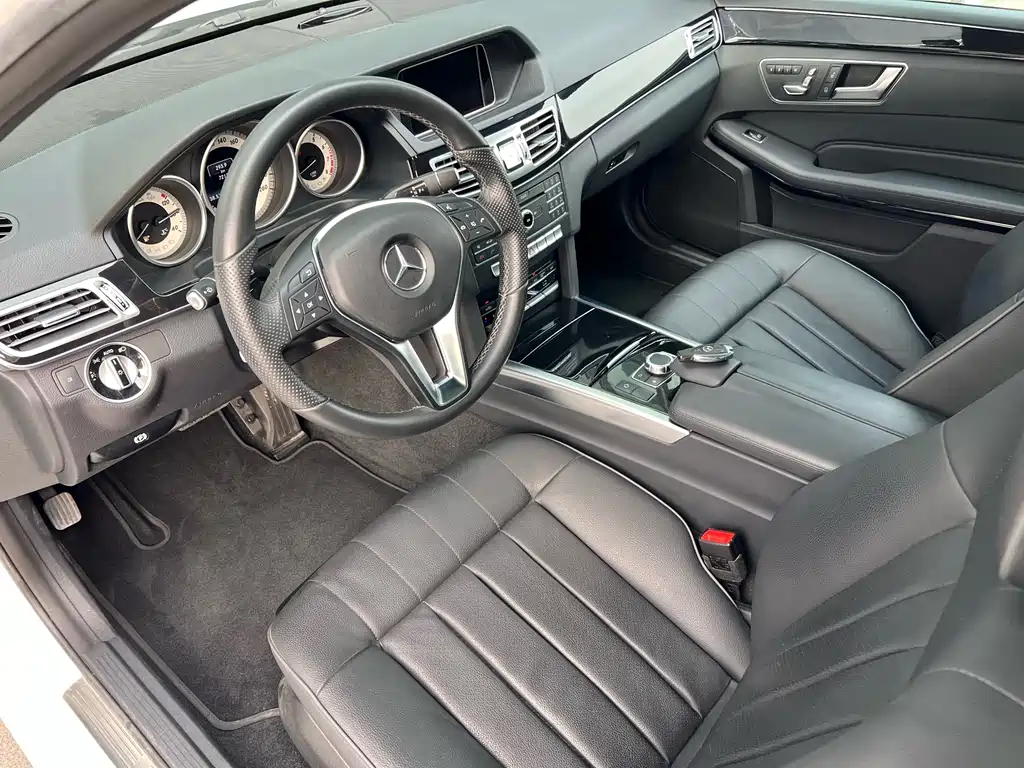 Mercedes-Benz E-Class 2016 — фото 16