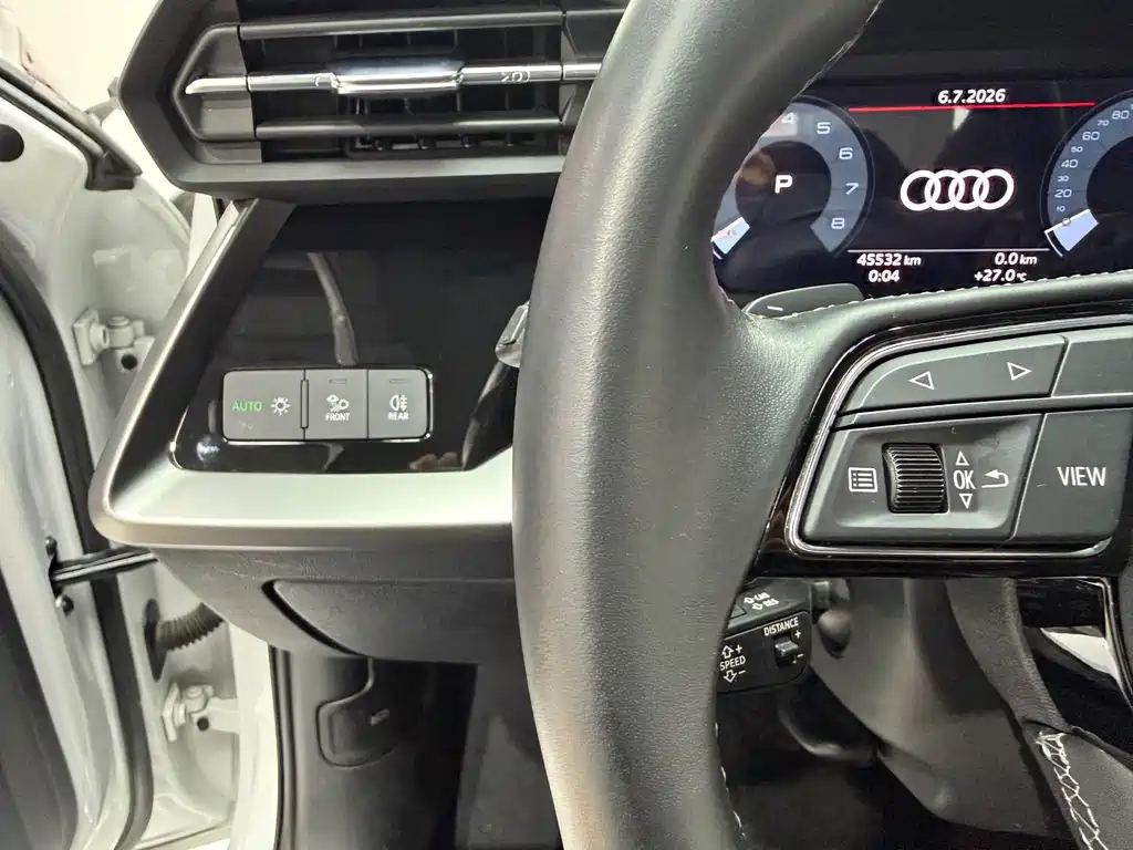 Audi A3 2023 — фото 16