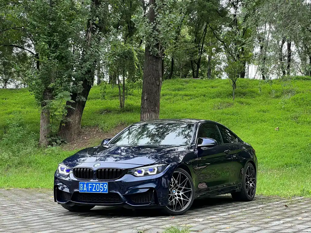 BMW M4 2016 — фото 1