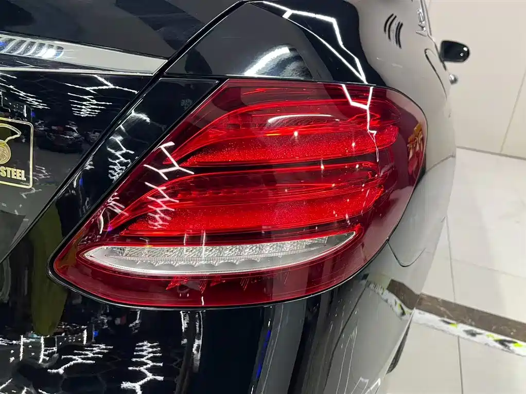 Mercedes-Benz E-Class 2019 — фото 14