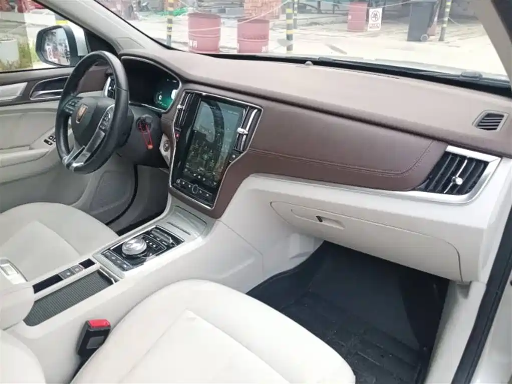 Roewe RX5 New Energy 2018 — фото 12