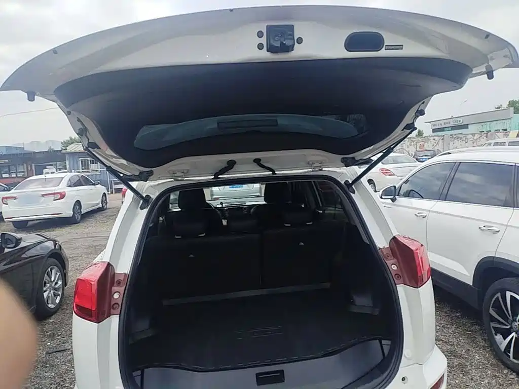 Toyota RAV4 2016 — фото 15