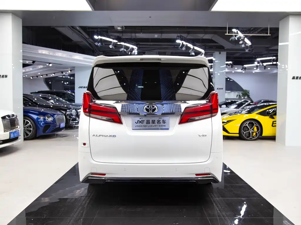 Toyota Alphard 2018 — фото 15