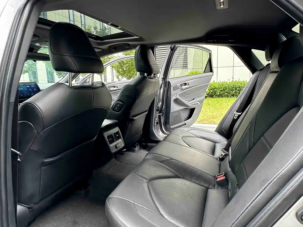 Toyota Avalon 2022 — фото 11
