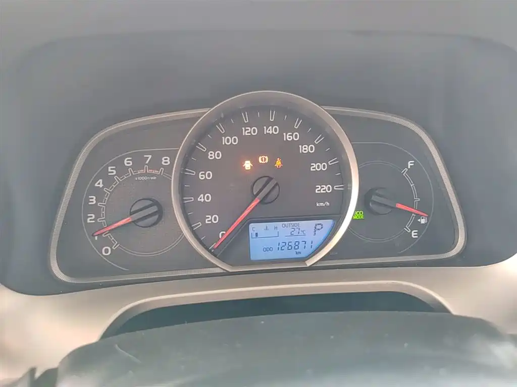 Toyota RAV4 2015 — фото 12