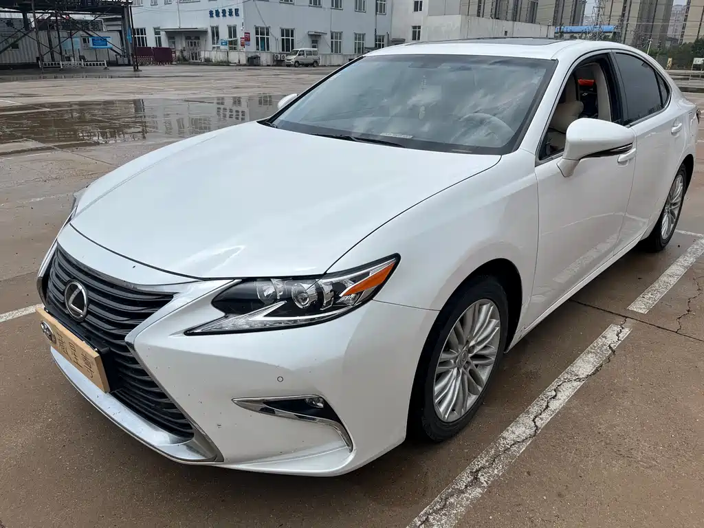 Lexus ES 2015