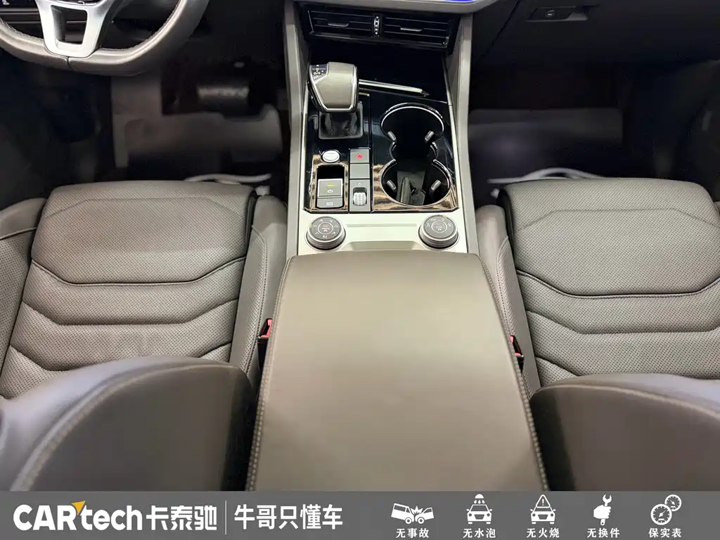Volkswagen Touareg 2019 — фото 16