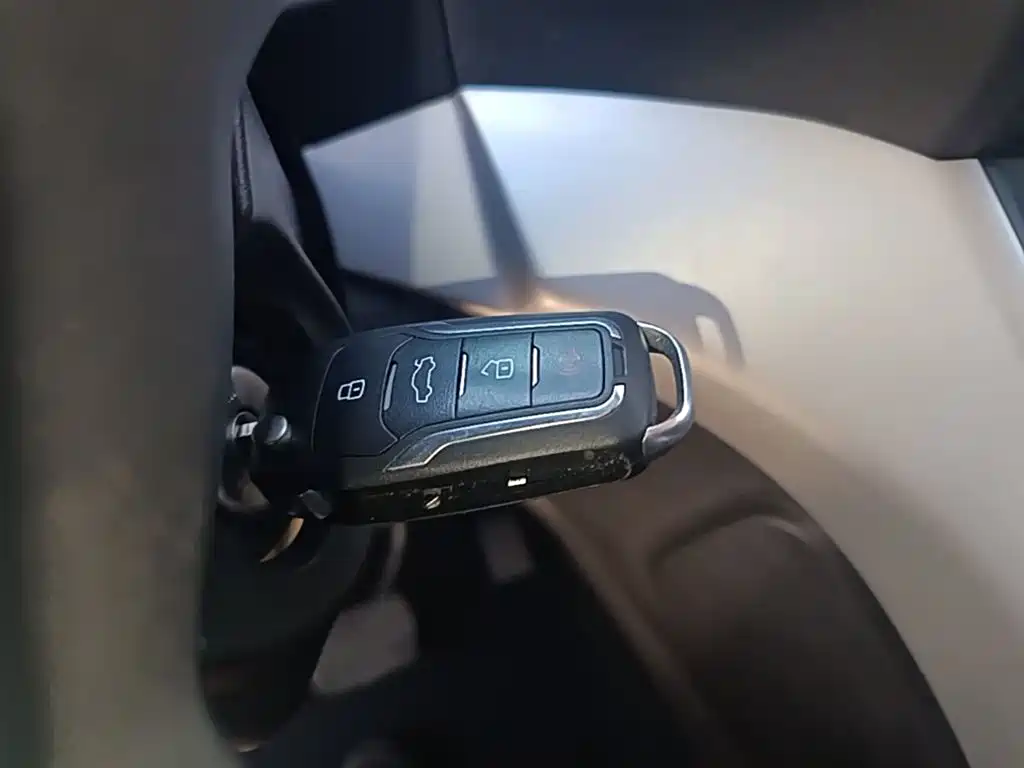 Ford Kuga 2015 — фото 9