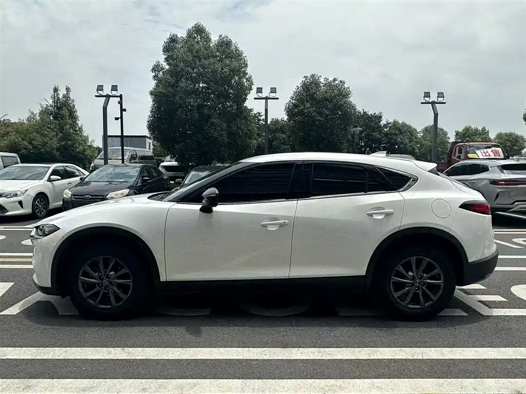 Mazda CX-4 2022 — фото 6