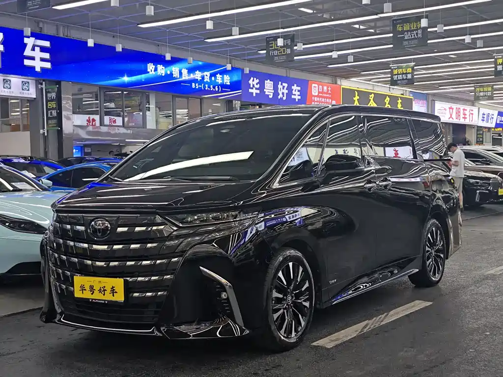Toyota Alphard 2023 — фото 1