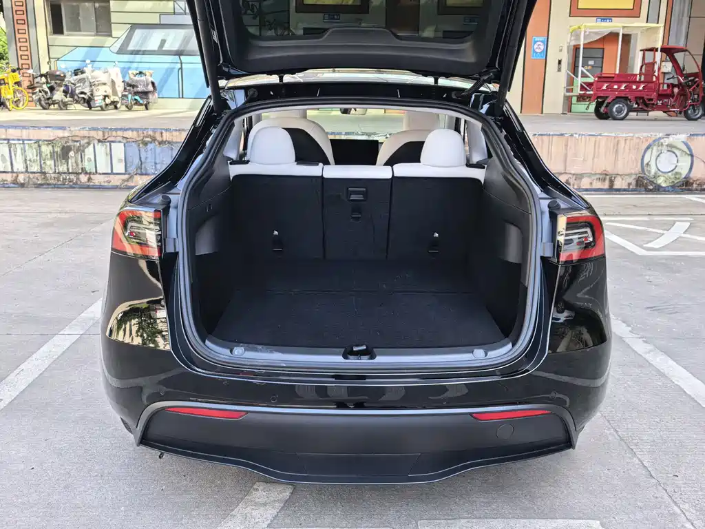 Tesla Model Y 2022 — фото 18