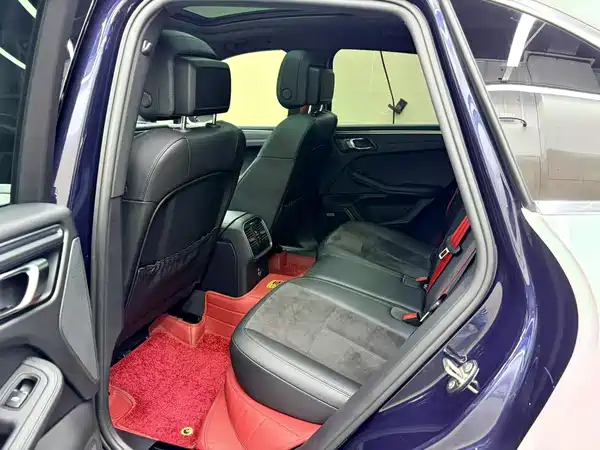 Porsche Macan 2021