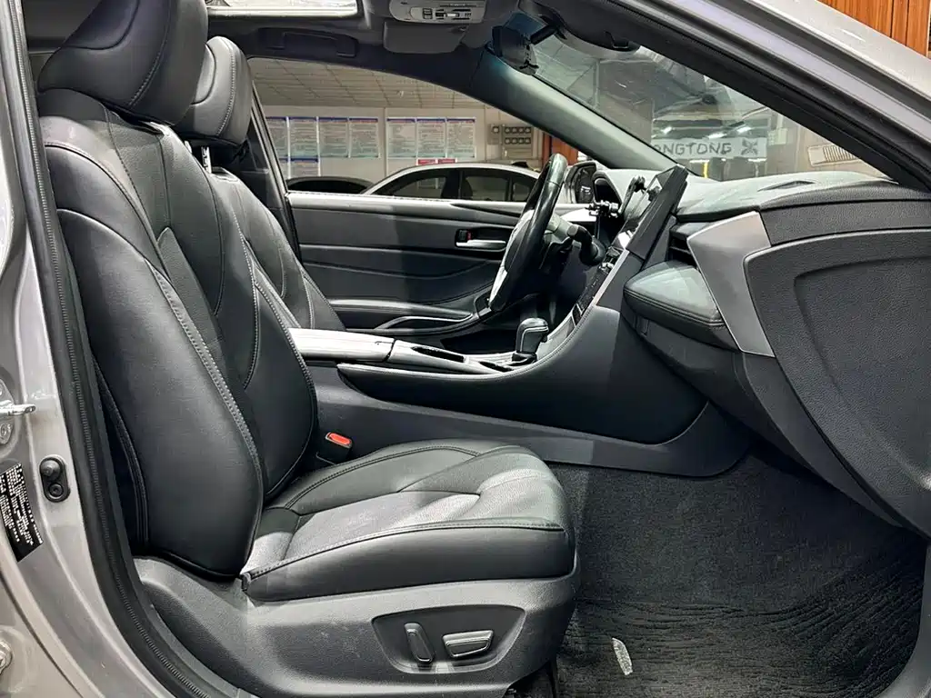 Toyota Avalon 2023 — фото 16