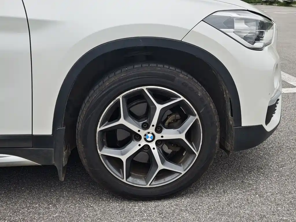 BMW X1 2018 — фото 12