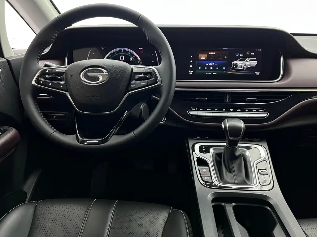GAC Motor Trumpchi M6 2023 — фото 11