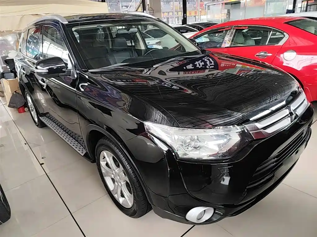 Mitsubishi Outlander 2015 — фото 4