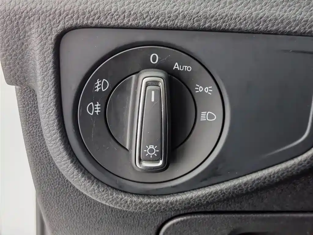 Volkswagen Golf Sportsvan 2017 — фото 11