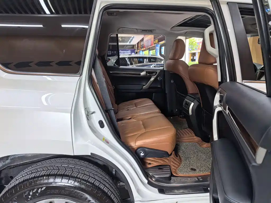 Lexus GX 2016 — фото 14