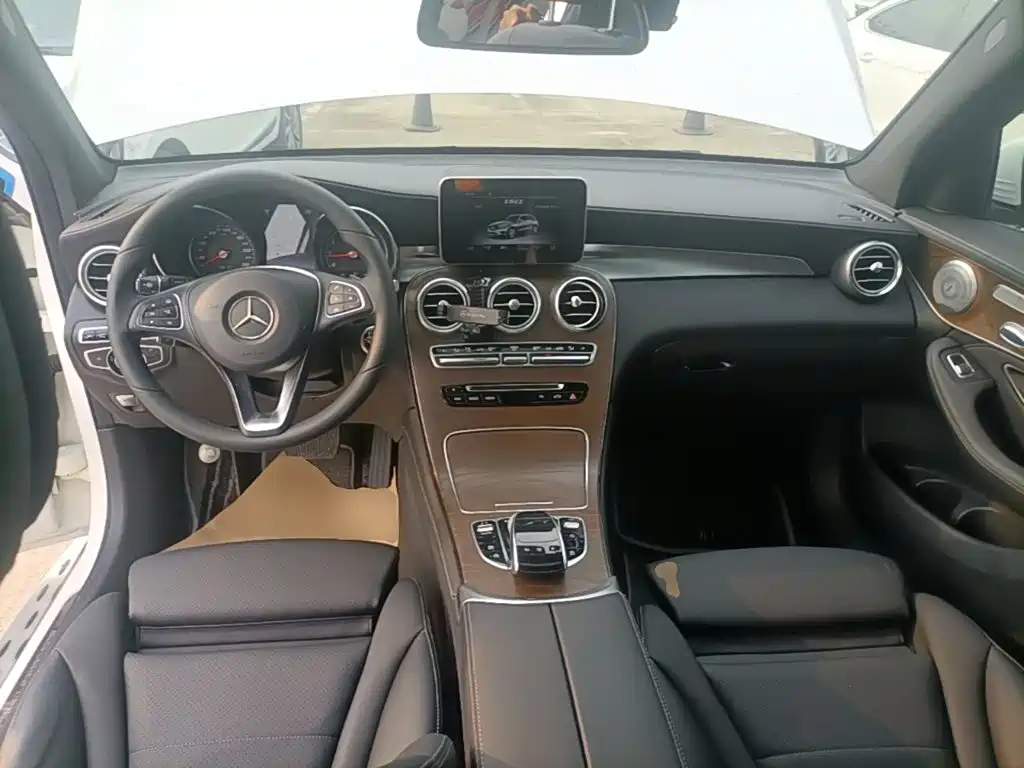 Mercedes-Benz GLC 2016 — фото 10