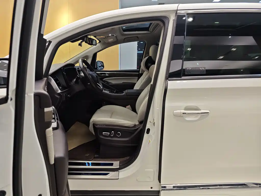 GAC Motor Trumpchi M8 2022 — фото 14
