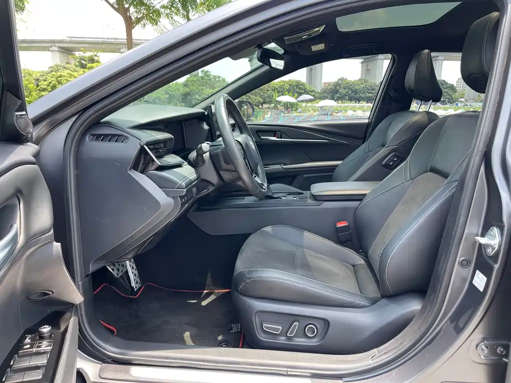 Toyota Camry 2025 — фото 20