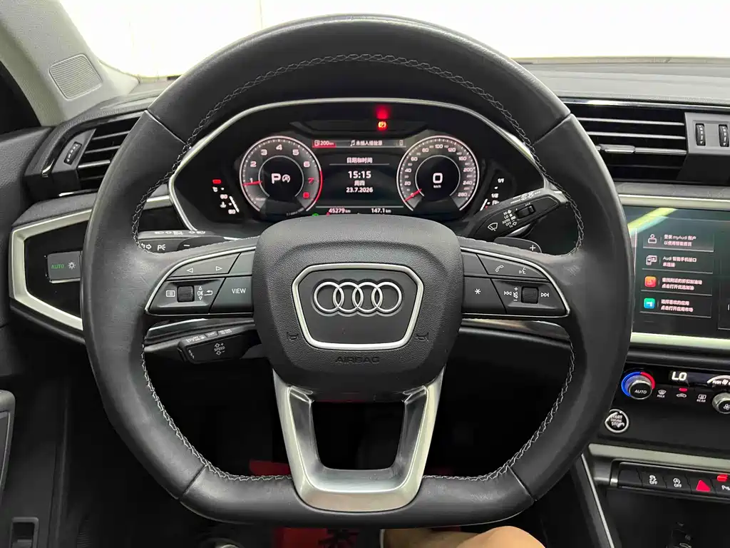 Audi Q3 2022 — фото 11